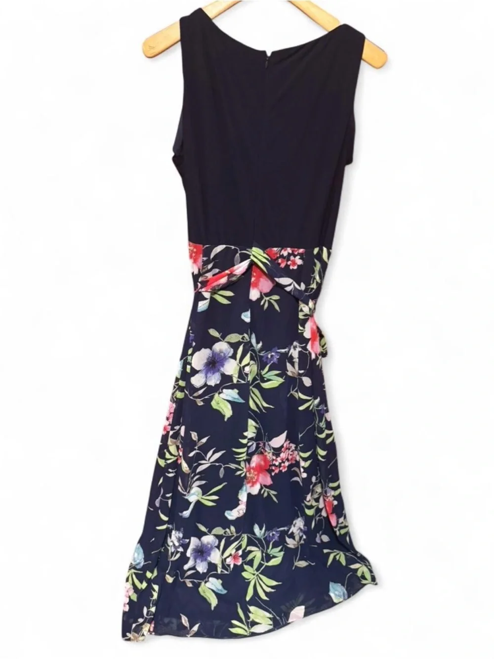 Chaps navy blue floral sleeveless maxi dress with a belted waist size 16 - Picture 3 of 8